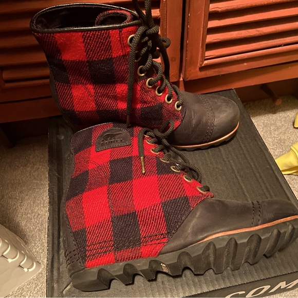 Sorel PDX Wedge Boot
Size 8.5
Red Buffalo Check Plaid - Picture 5 of 13